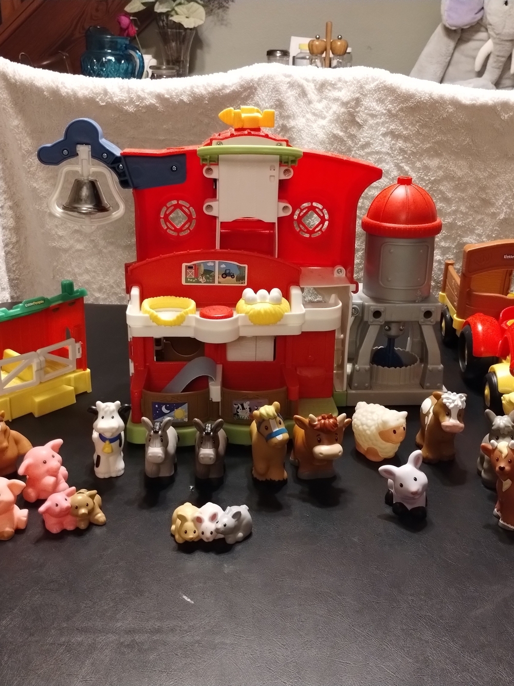 Little People Kids Farm Playset with Animal Figures